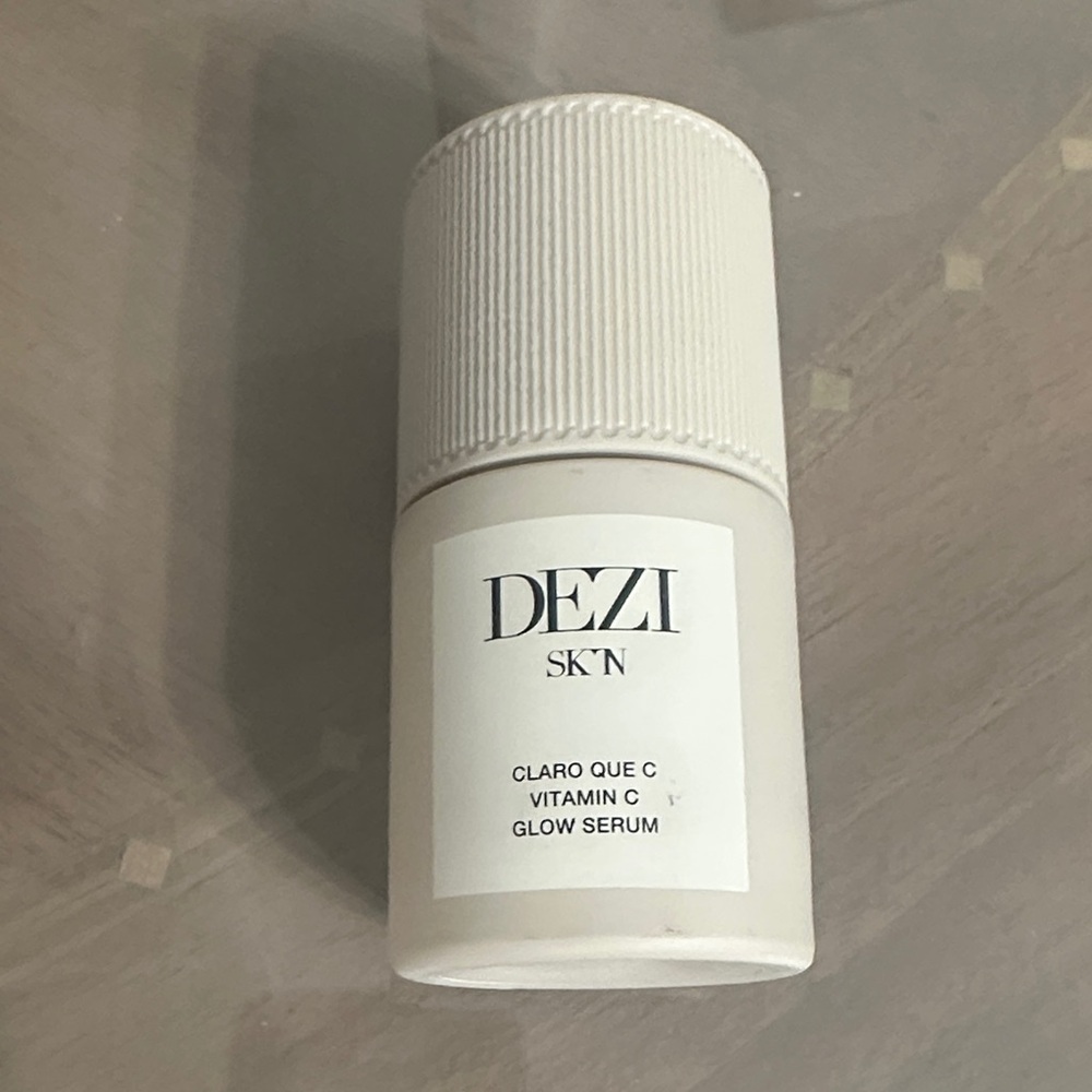 Dezi Skin Vitamin C Glow Serum - Claro Que C